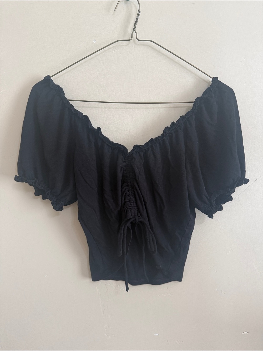 Volcom Black Women's Off-Shoulder Ruched Ruffle Short Sleeve Crop Top